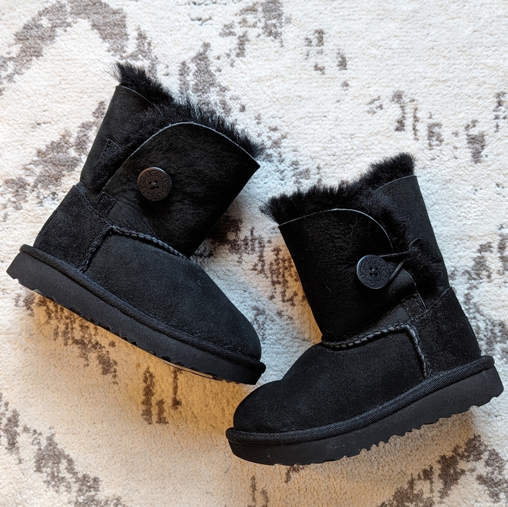 UGG Bailey Button II boot black toddler